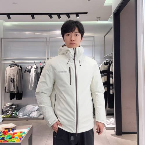 太平鸟男士简约时尚夹克B2BCE440B