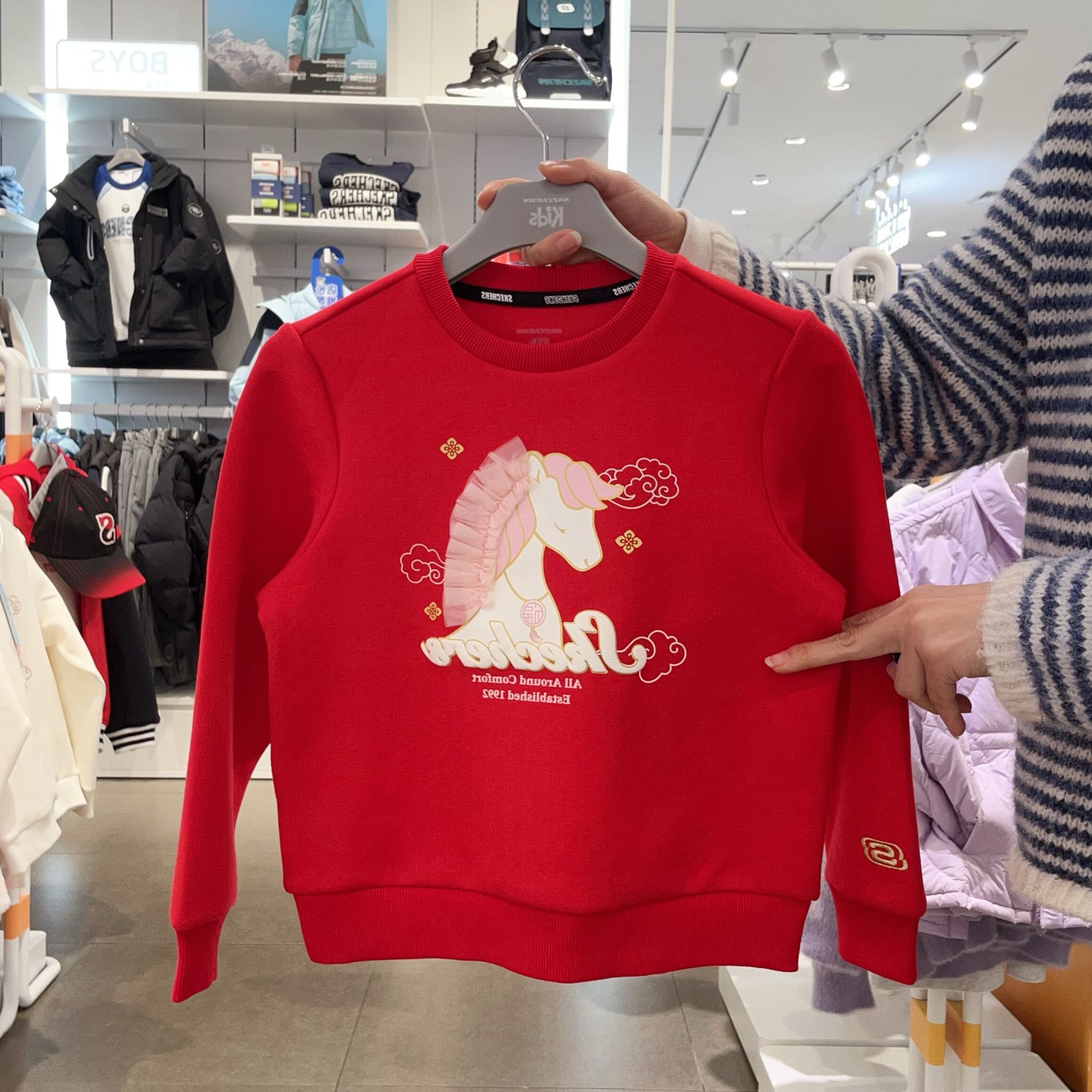 斯凯奇女童时尚简约套头卫衣L126G016-001W