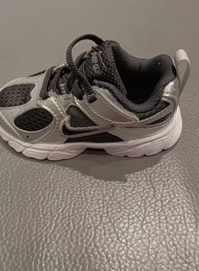 耐克-NIKE V5 RNR (TD)运动鞋HQ6413-001