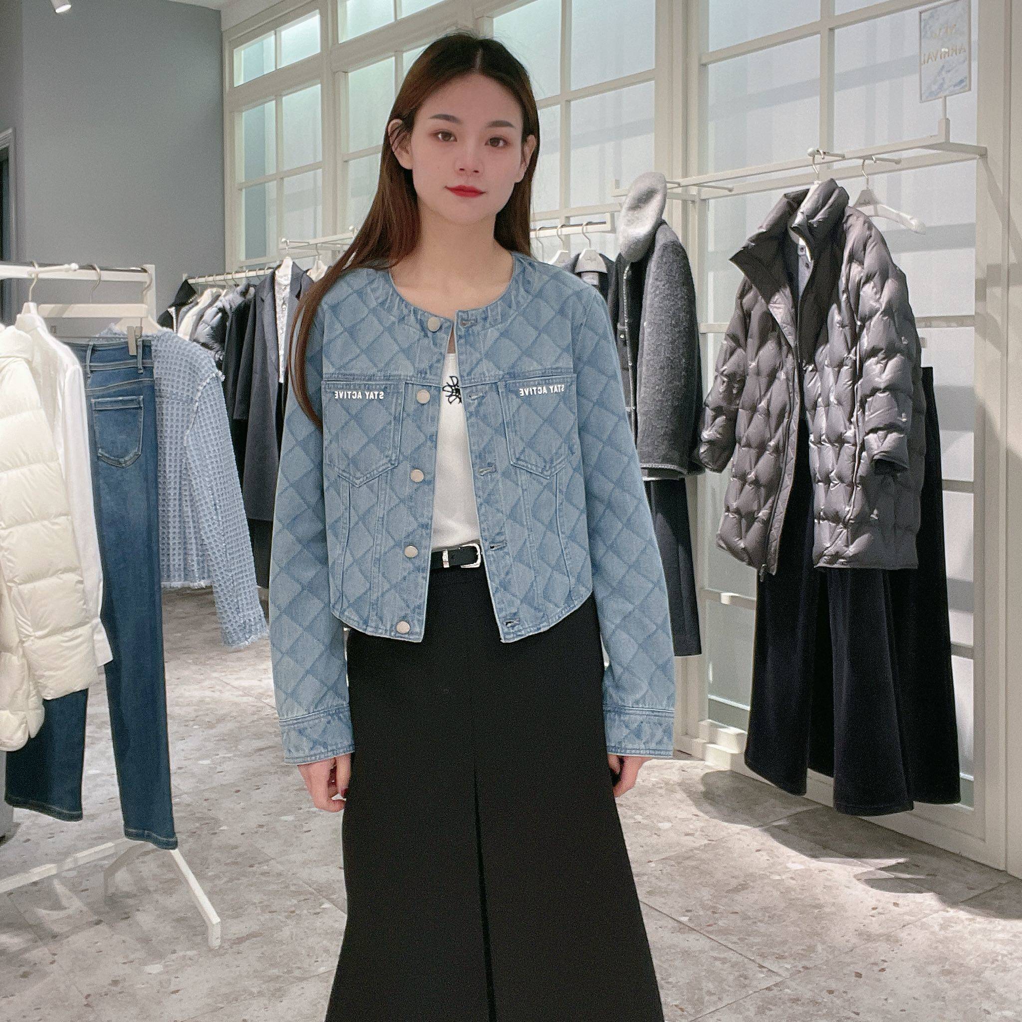 伊芙丽女士时尚休闲外套1F2210381