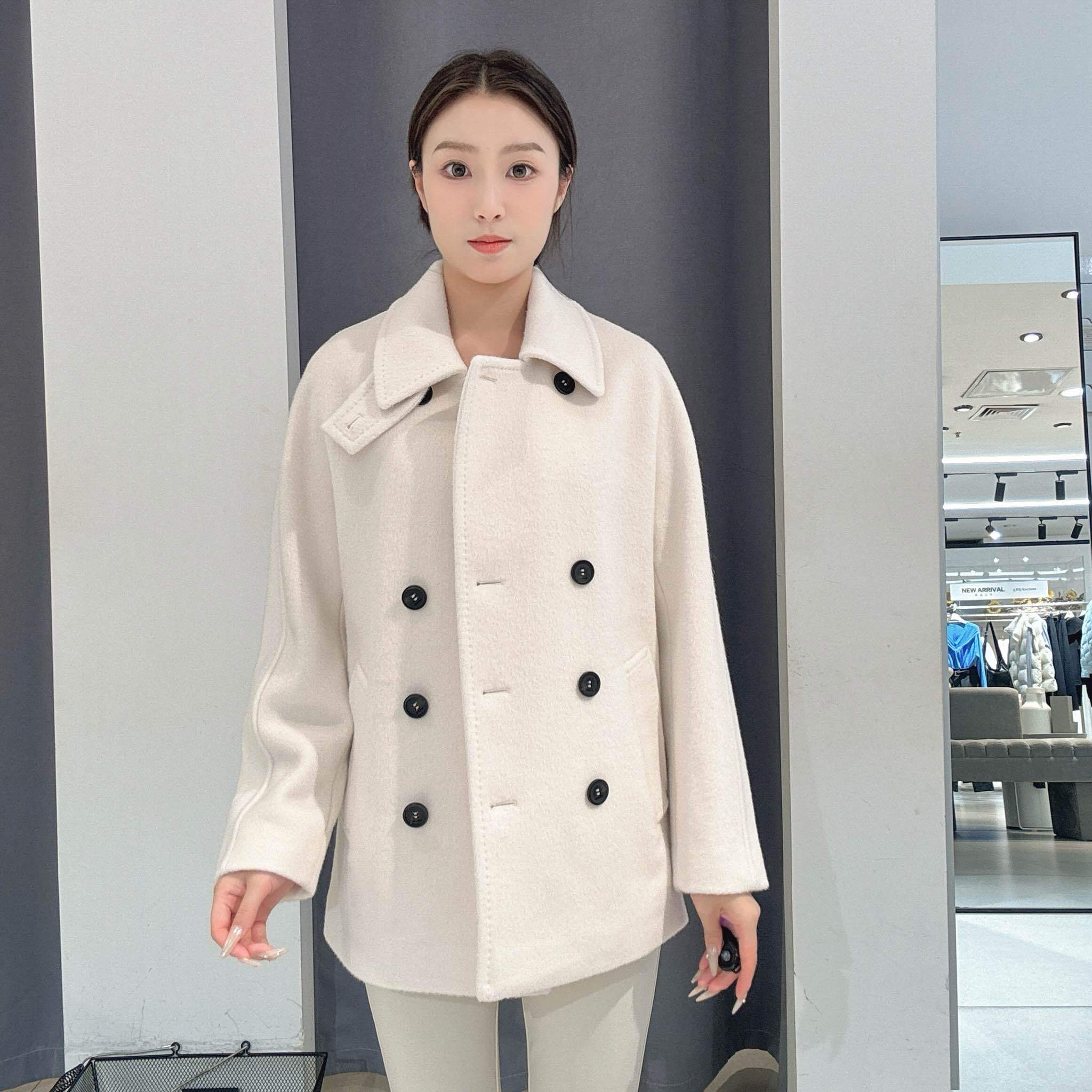 太平鸟女士休闲简约大衣A1AAF4332
