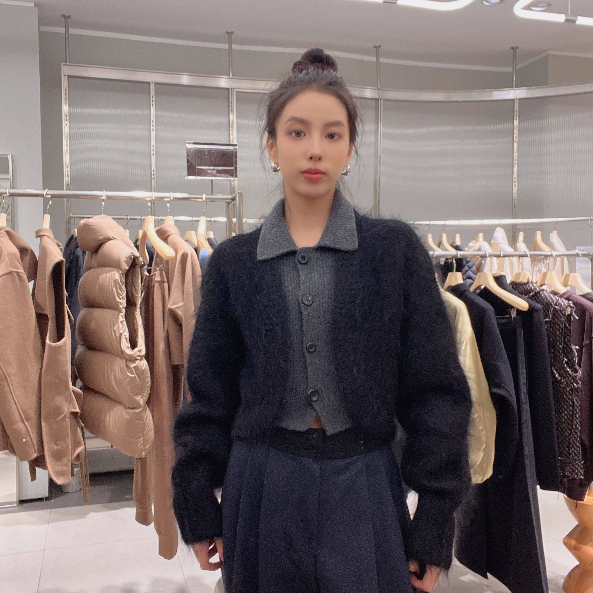 江南布衣女士时尚休闲短款开襟毛衫5N0312570
