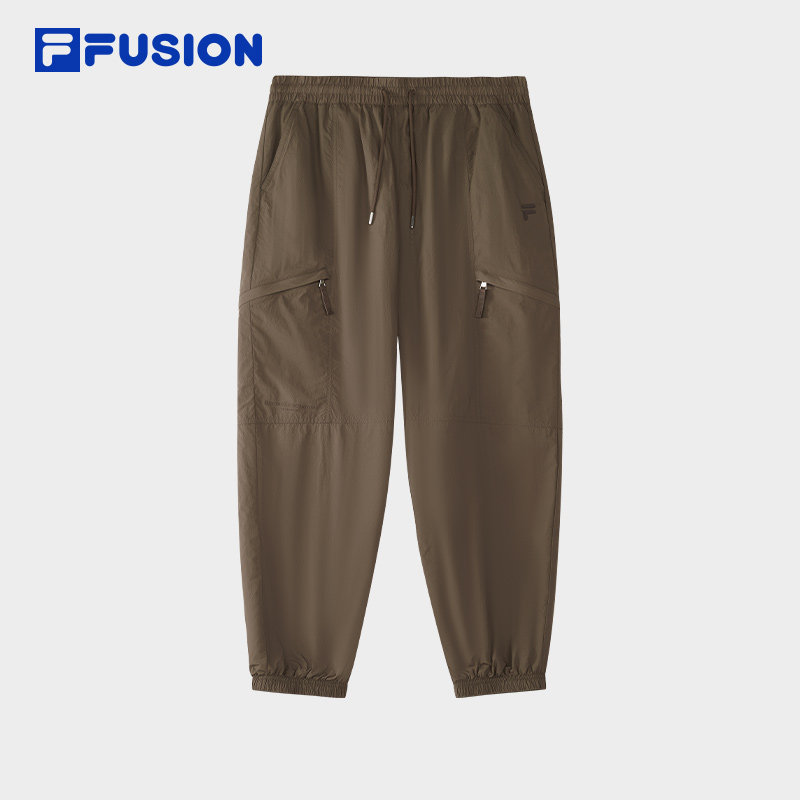 FILA FUSION 斐乐梭织长裤男25夏新款简约宽松休闲裤T11M525801A