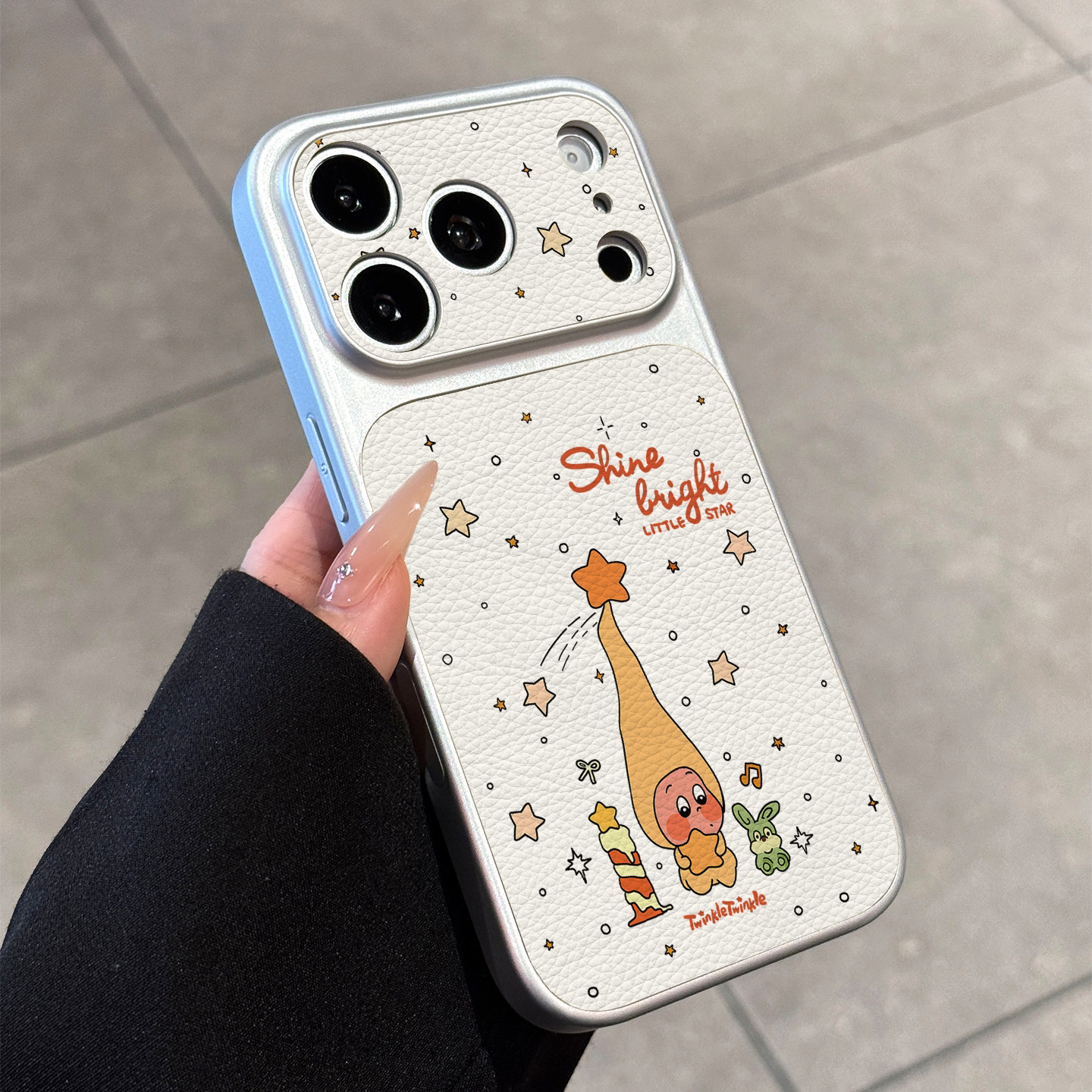 适用苹果17promax手机壳新款16秒变17pro全包镜头iphone15可爱星星人14高级感小羊皮13pm女巨好看卡通保护套