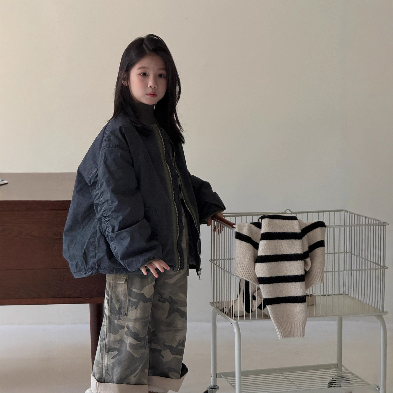 女孩子童外套2025秋冬韩版女宝宝后背拉链立体口袋牛仔加绒夹克衫