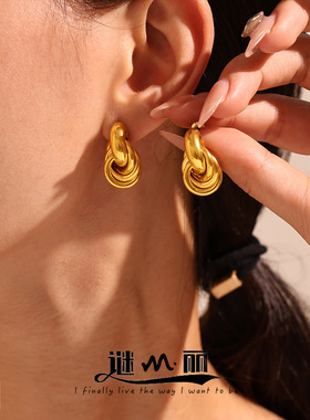Fashionable and minimalist circle line wrapped earrings 18K