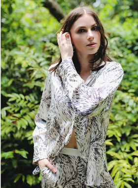 PassionWeekend「Thea Wave风羽西娅 」弹力桑蚕丝6A级印花衬衫