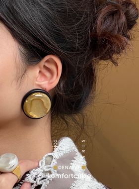 DOMINIQUE DENAIVE 不规则圆形耳夹树脂无耳洞耳饰Boucle Titelle