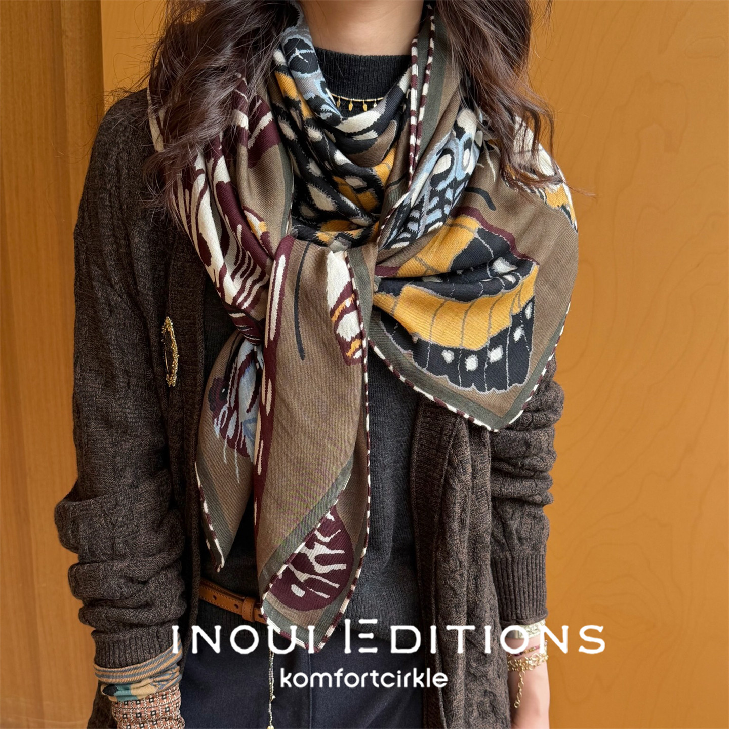 INOUI EDITIONS 130*130蝴蝶印花方巾丝巾披肩穿搭羊毛艺术感