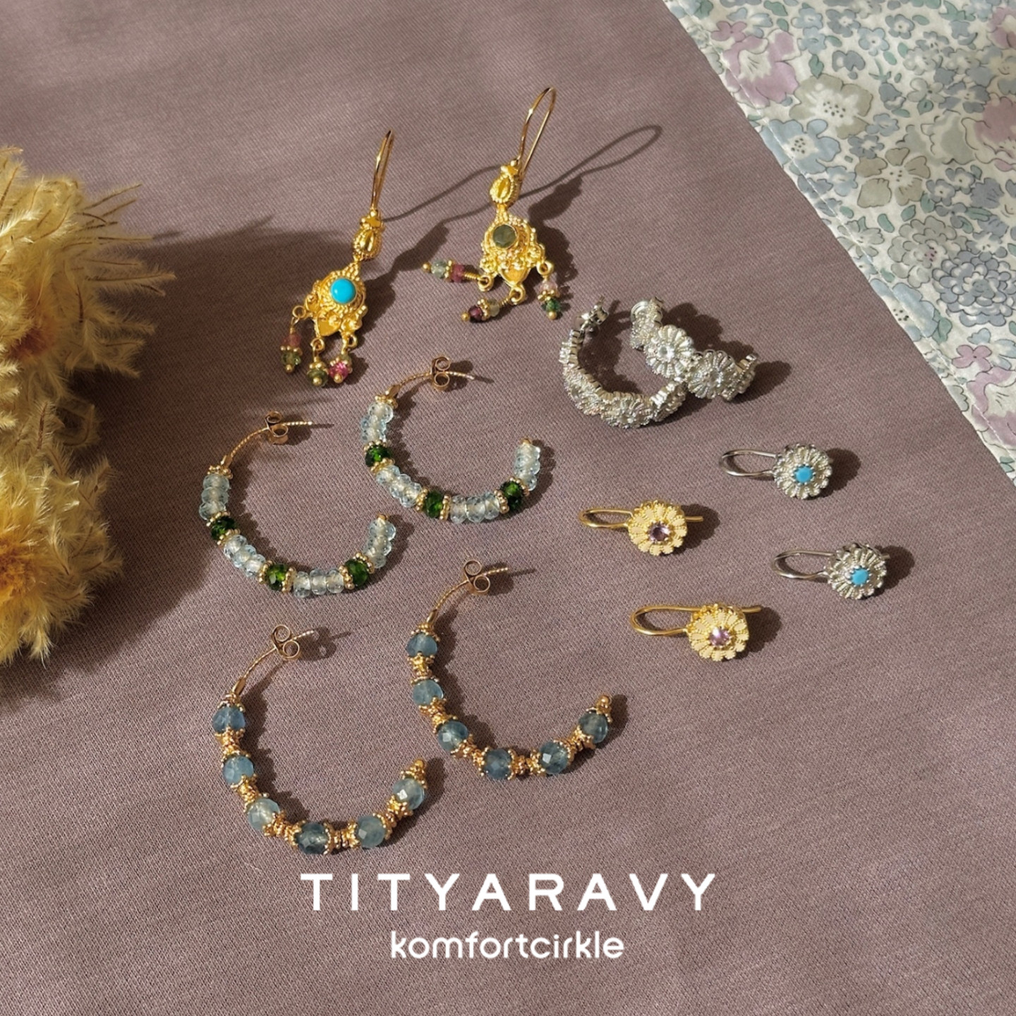 TITYARAVY 法国半圆环彩宝耳环水晶珐琅小雏菊花朵精致小巧耳钉