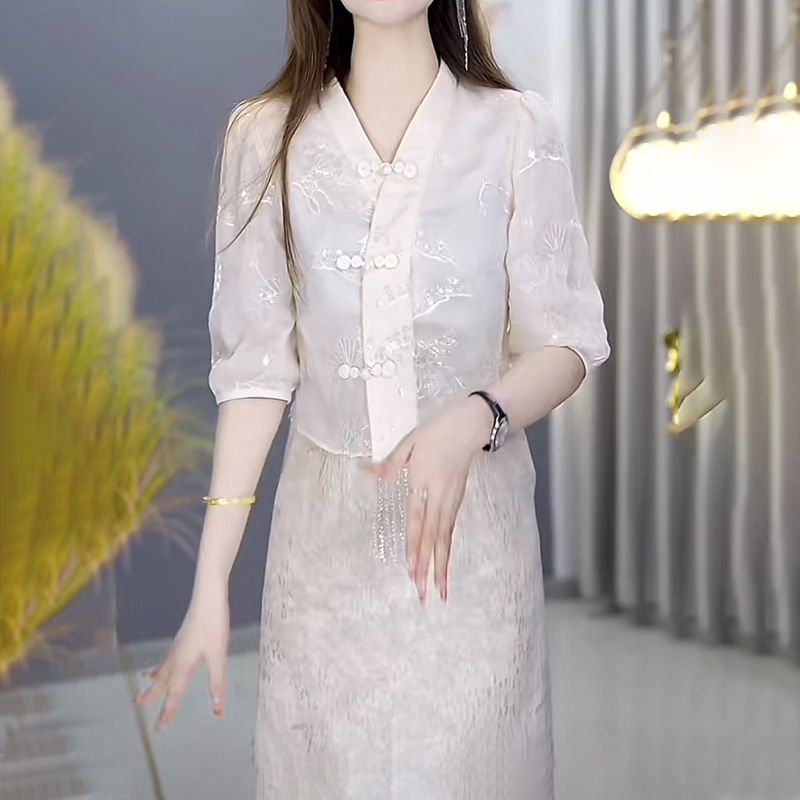 假两件轻羽丝刺绣连衣裙女遮肚2025夏季新款显瘦时尚高档套装裙子