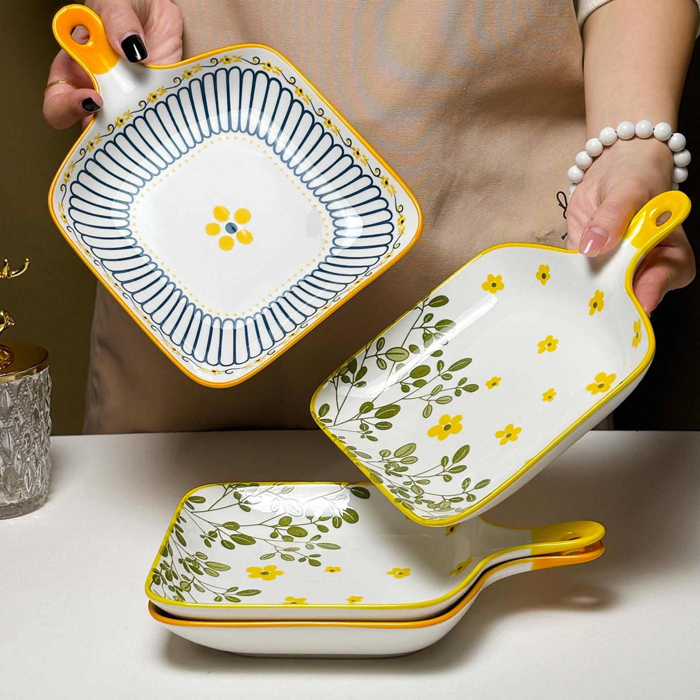 陶瓷吐骨碟家用2025新款高颜值釉下彩方形手柄盘餐具小学生早餐盘