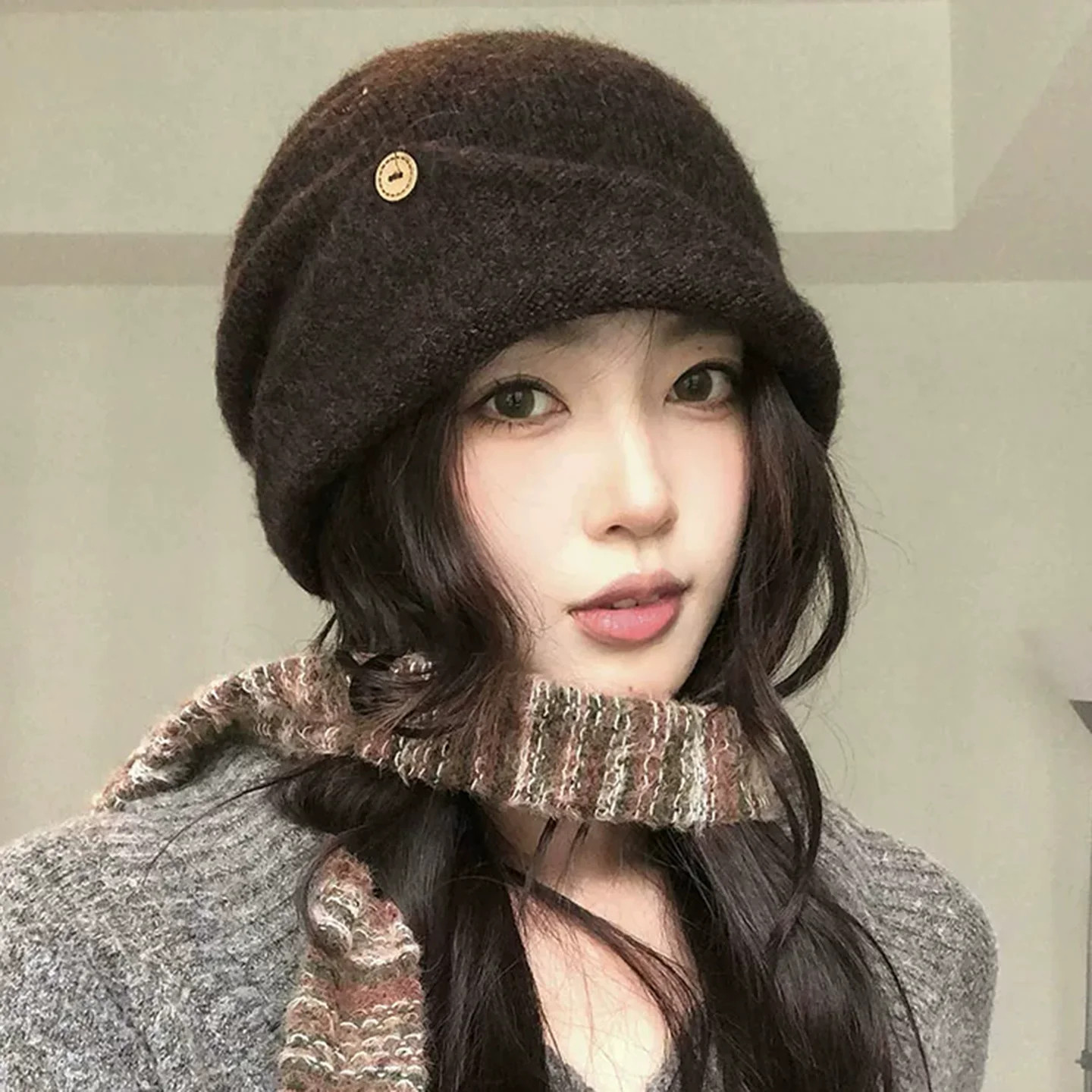 秋冬女翻边纽扣保暖护耳针织帽