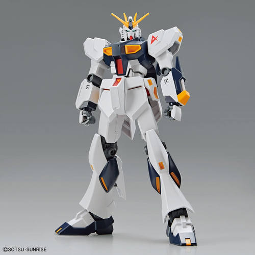 万代1/144EG高达拼装模型