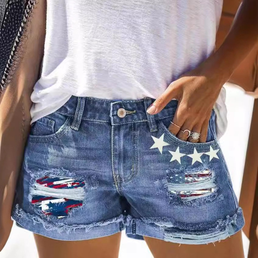 Printed ripped women denim shorts印花贴布破洞翻边牛仔短裤女