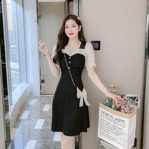 RM14455#气质职业装通勤显瘦小个子温柔风方领收腰初恋系别致连衣裙女夏季