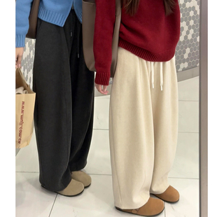 米白色中线糯米弯刀裤女秋冬季2025新款小个子高腰加绒休闲阔腿裤