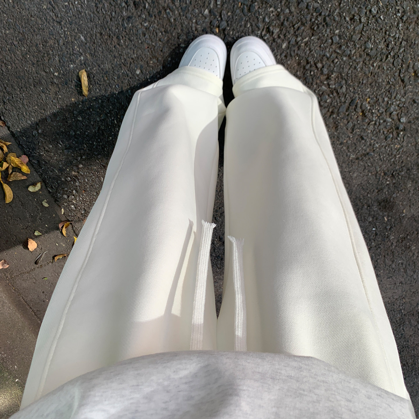 白色直筒运动裤女秋冬新款高腰垂感宽松加绒香蕉裤休闲春秋阔腿裤