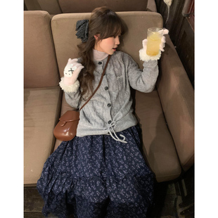 藏青色碎花半身裙女春秋2026年新款中长款休闲蛋糕裙显瘦a字伞裙