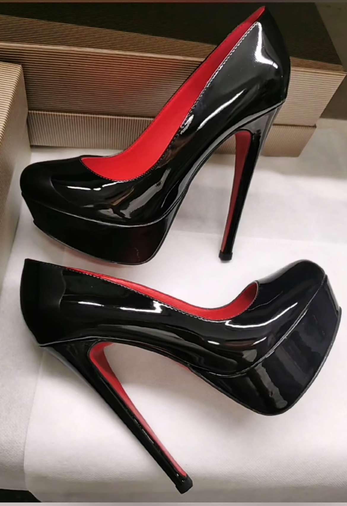 欧美红底14.5cm高跟鞋床上性感漆皮防水台百搭细跟情趣单鞋女百搭