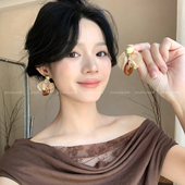 美拉德咖色花瓣耳环女高级感复古秋冬耳钉轻奢小众无耳洞耳夹耳饰