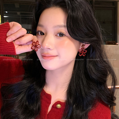 酒红色花朵镂空耳钉女高级感耳环