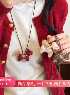 新年红色毛绒小马项链长款毛衣链