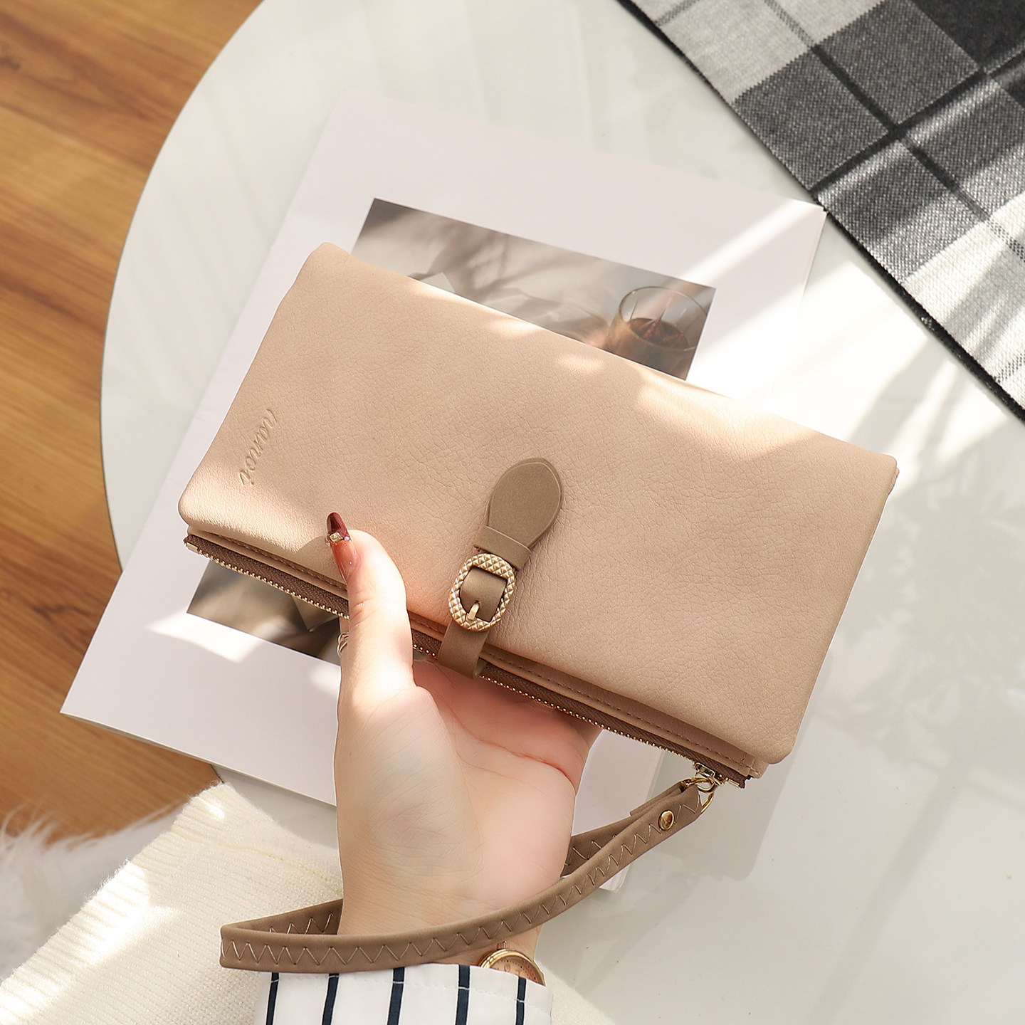 长款钱包女士2026新款简约皮带扣证件收纳包高颜值卡包现金手拿包