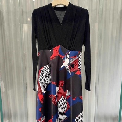 2025秋季拼接V领长袖印花连衣裙