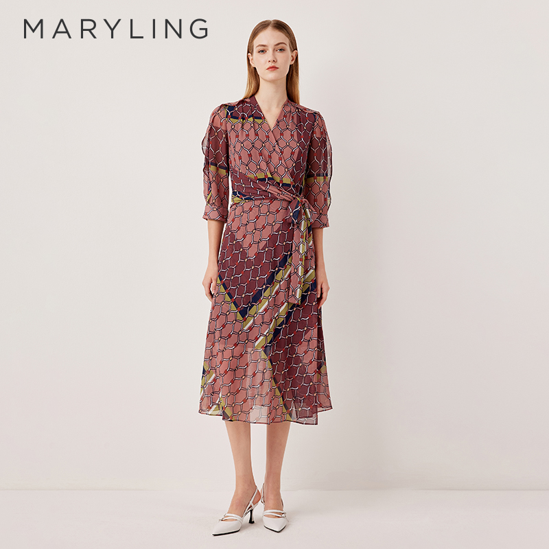 MARYLING秋季V领系带连衣裙