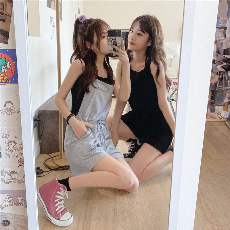 Real shot spring Korean fashion Jumpsuit women's shorts hanging neck suspender suspender waistcoat two piece suit