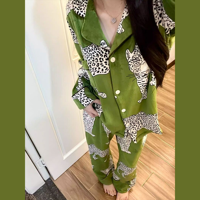 韩系高级感豹子豹纹睡衣套装女德绒加绒加厚保暖长袖长裤家居服女