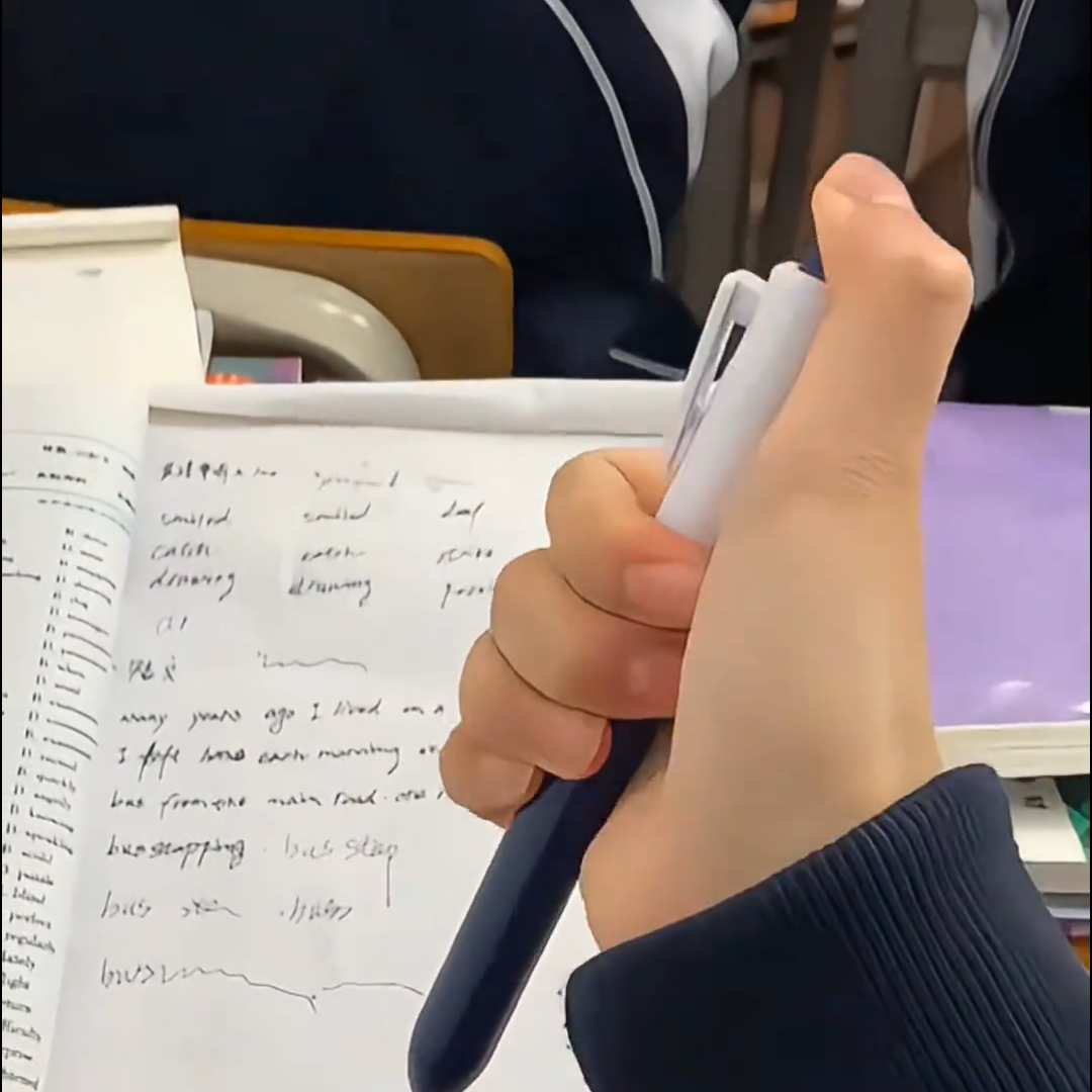抖音同款喷水玩具笔喷水写字两用笔学生恶搞圆珠笔迷你水枪道具