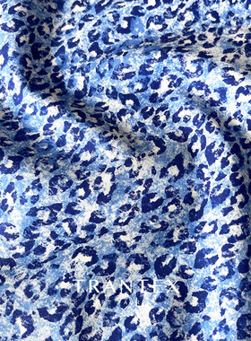 天冉艺纺60支全棉府绸个性连衣裙子衬衣布料时装面料蓝色豹纹