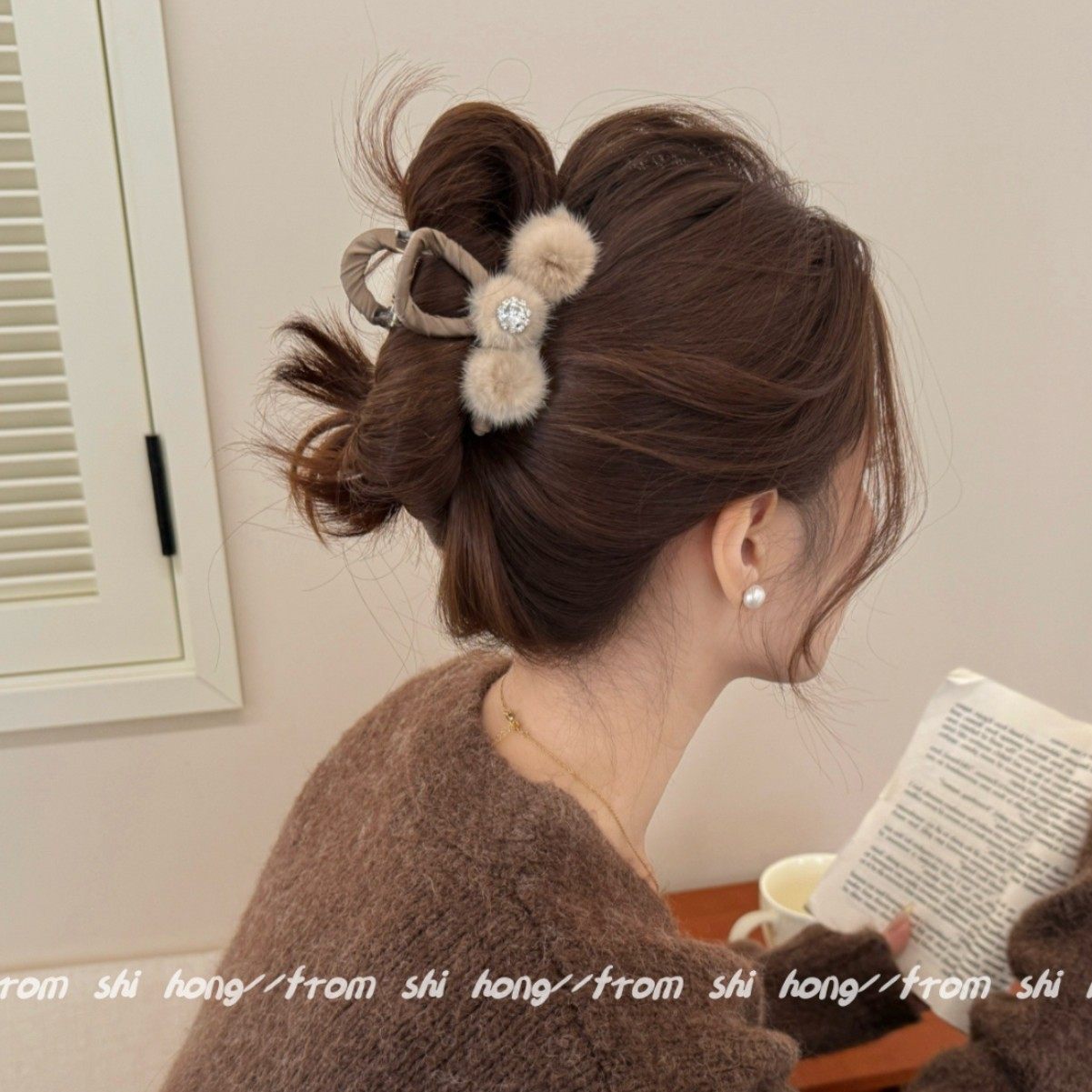 秋冬精致貂毛小毛球抓夹高级感雪花钻后脑勺盘发鲨鱼夹压发卡头饰
