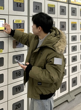 军绿色毛领加厚工装连帽棉服男生冬季户外多口袋宽松保暖派克服潮