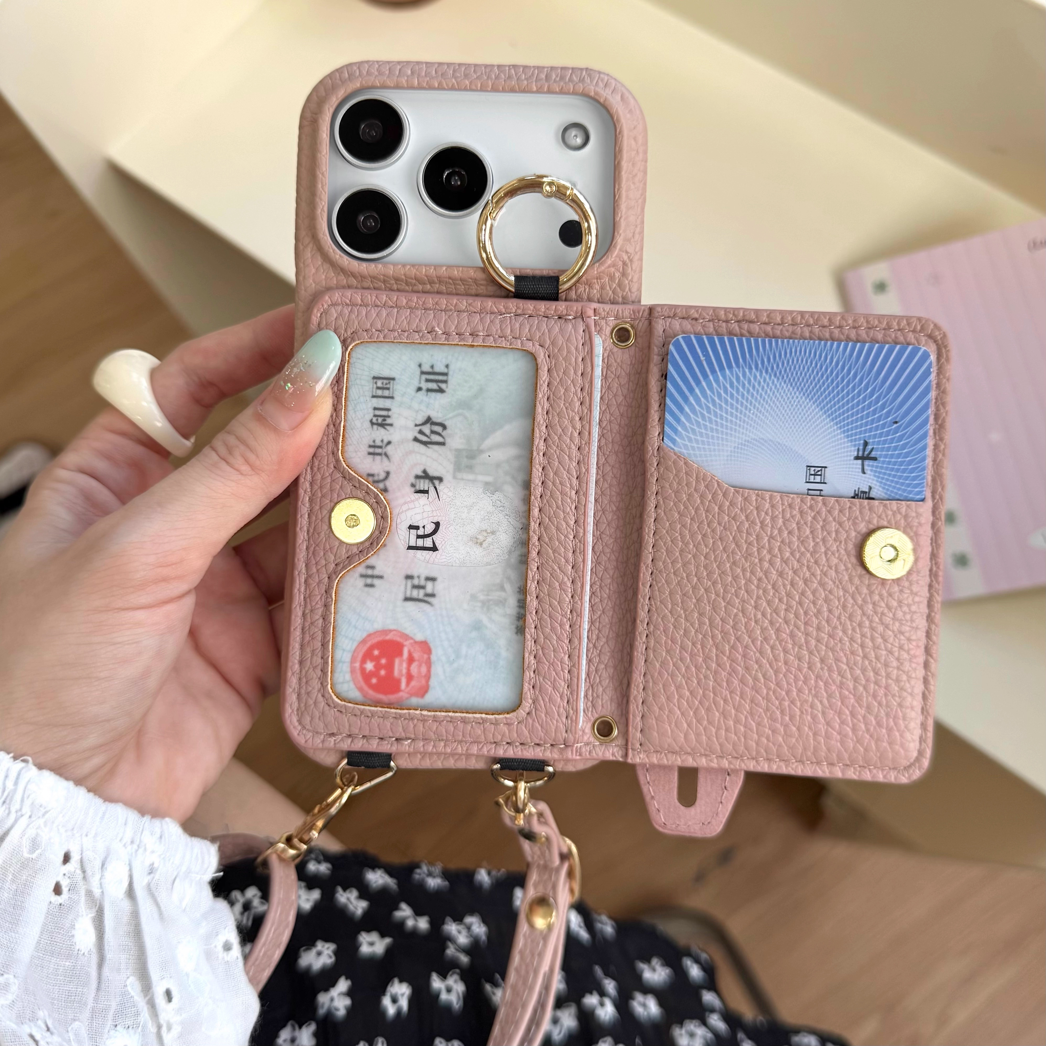 适用苹果17真皮手机壳插卡零钱包iphone16promax全包防摔保护套15pro腕带支架14plus斜跨可背13pm女12新款11p