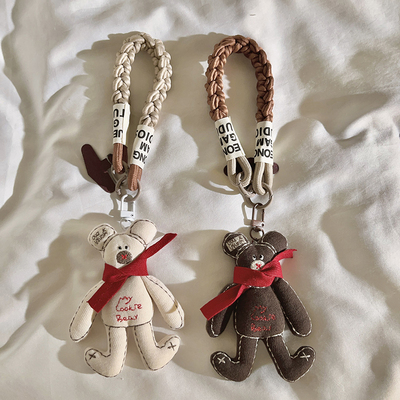 卡通可爱围巾大熊挂件编织尼龙短款手绳适用手机壳百搭汽车钥匙扣挂链超萌趣味女包包钥匙挂件ccd便携手腕带