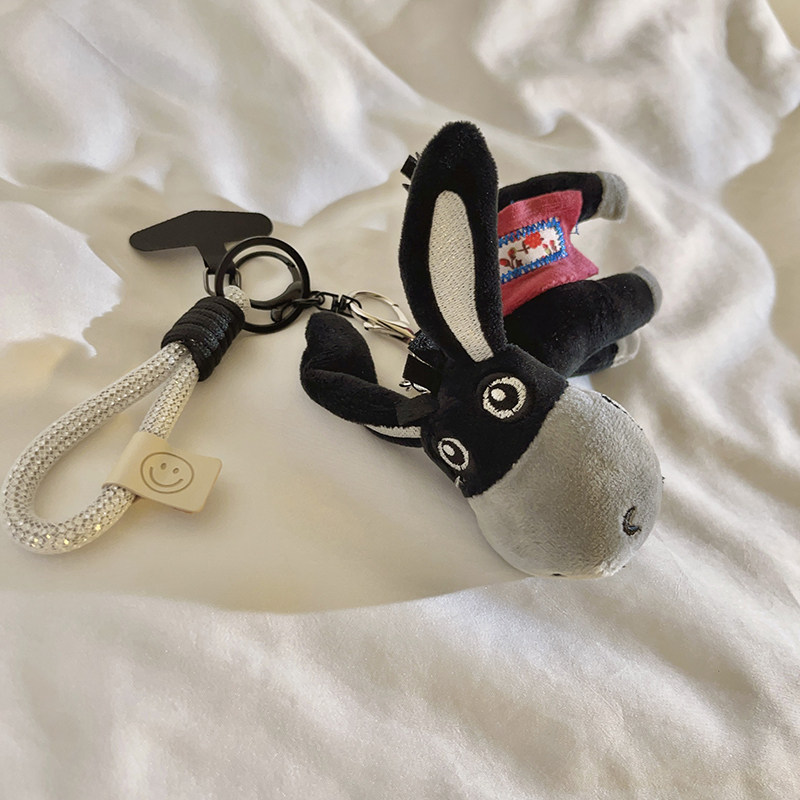 卡通毛绒黑色小毛驴公仔编织短款挂链适用于手机壳趣味ins可爱可挂可戴包包挂饰钥匙扣耳机套便携结实手绳女,3C数码配件,手机挂件/手机链,淘宝优惠券,粉丝福利购,淘宝优惠卷