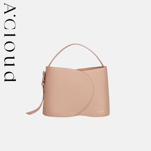 A.Cloud云弧水桶包质感牛皮