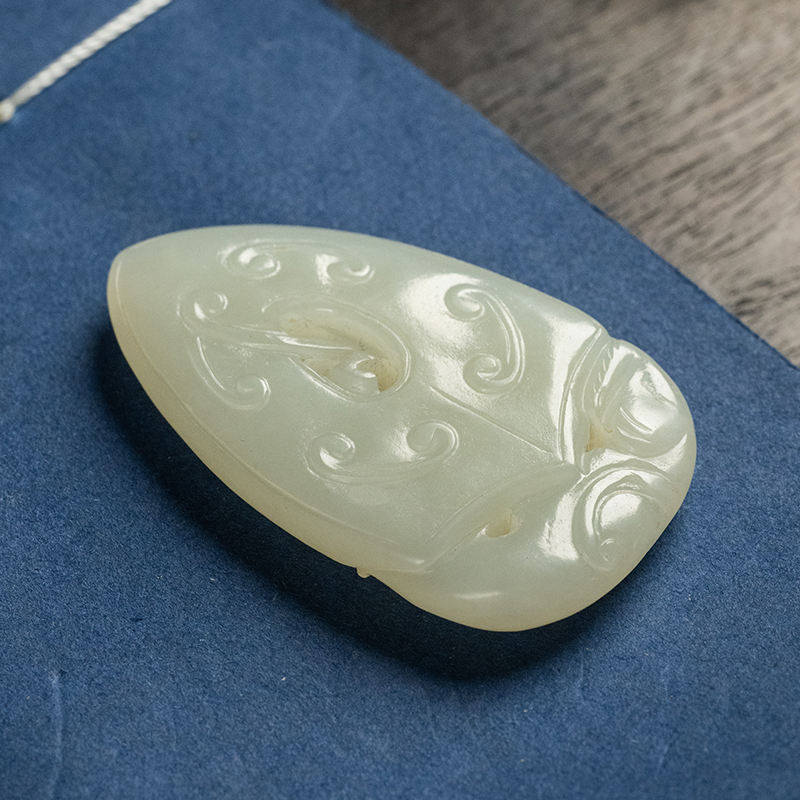 清代玉雕螭龙蝉佩古玩古董玉器收藏和田玉雕配饰祝福挂件26.1g