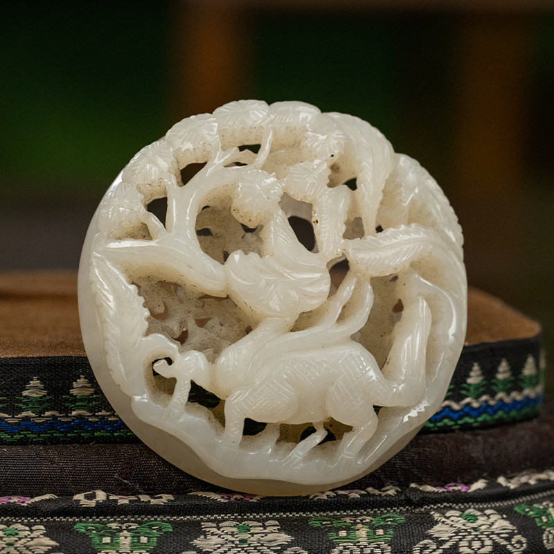 清代玉雕麒麟佩饰古玩古董玉器收藏真品和田玉雕配饰挂件50.6g