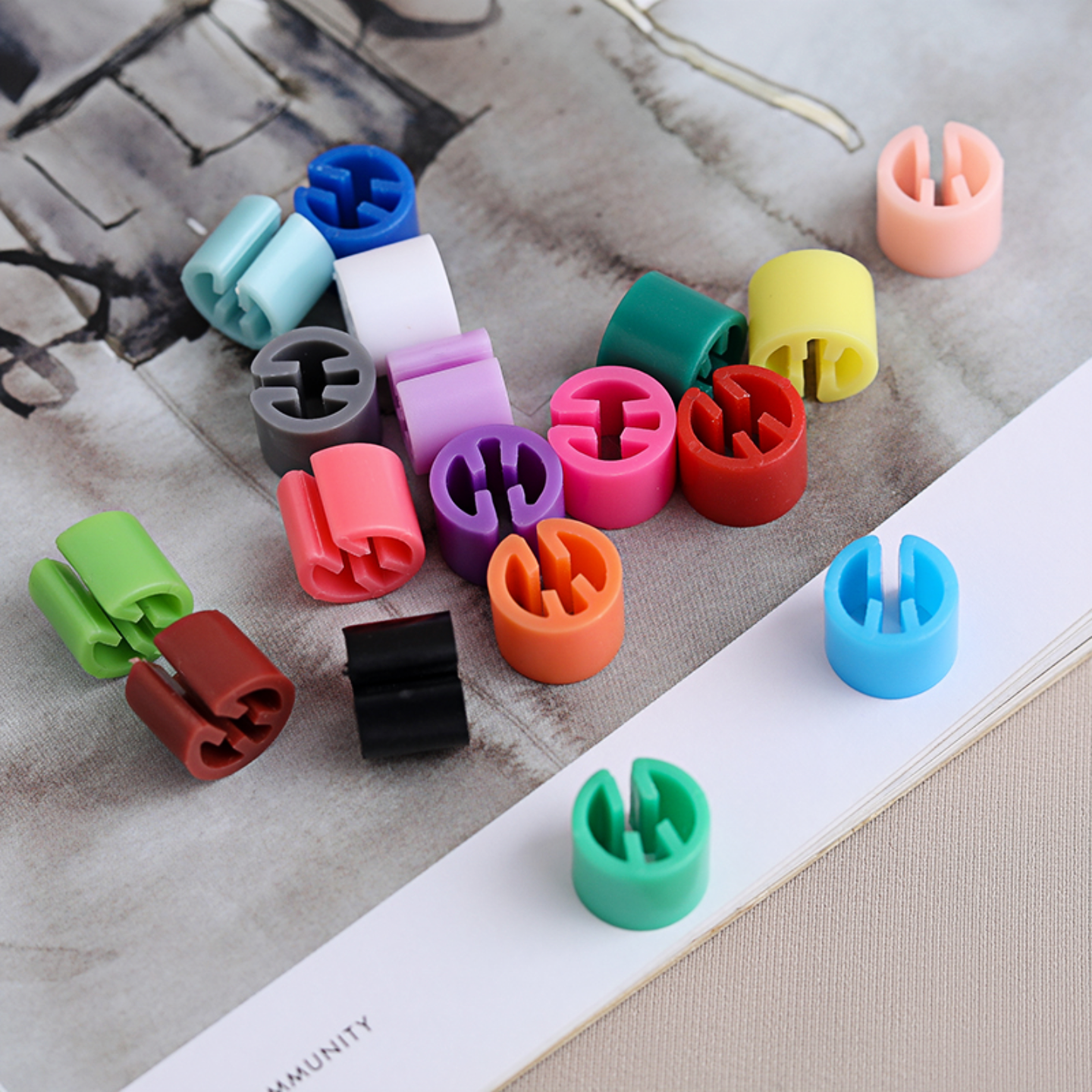 衣架标记扣宿舍挂衣神器区分标签校服塑料彩色服装尺码可定制款