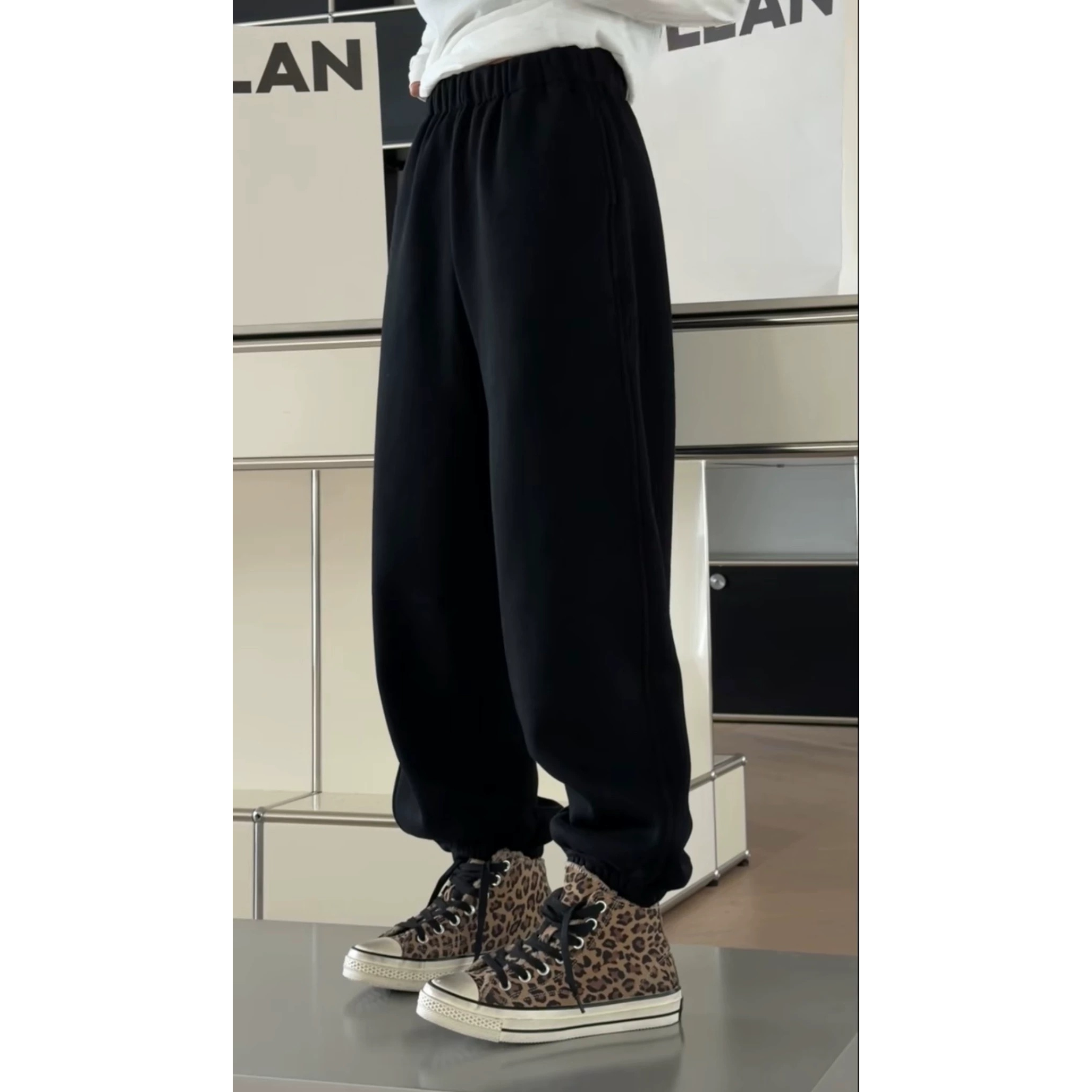 秒发诗歌兰582215舒适运动潮流九分休闲裤加绒束脚卫裤女2025冬季