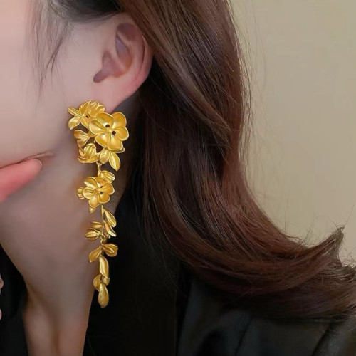花朵长款流苏镀金耳钉新中式高级感新娘搭配结婚道具假三金耳环