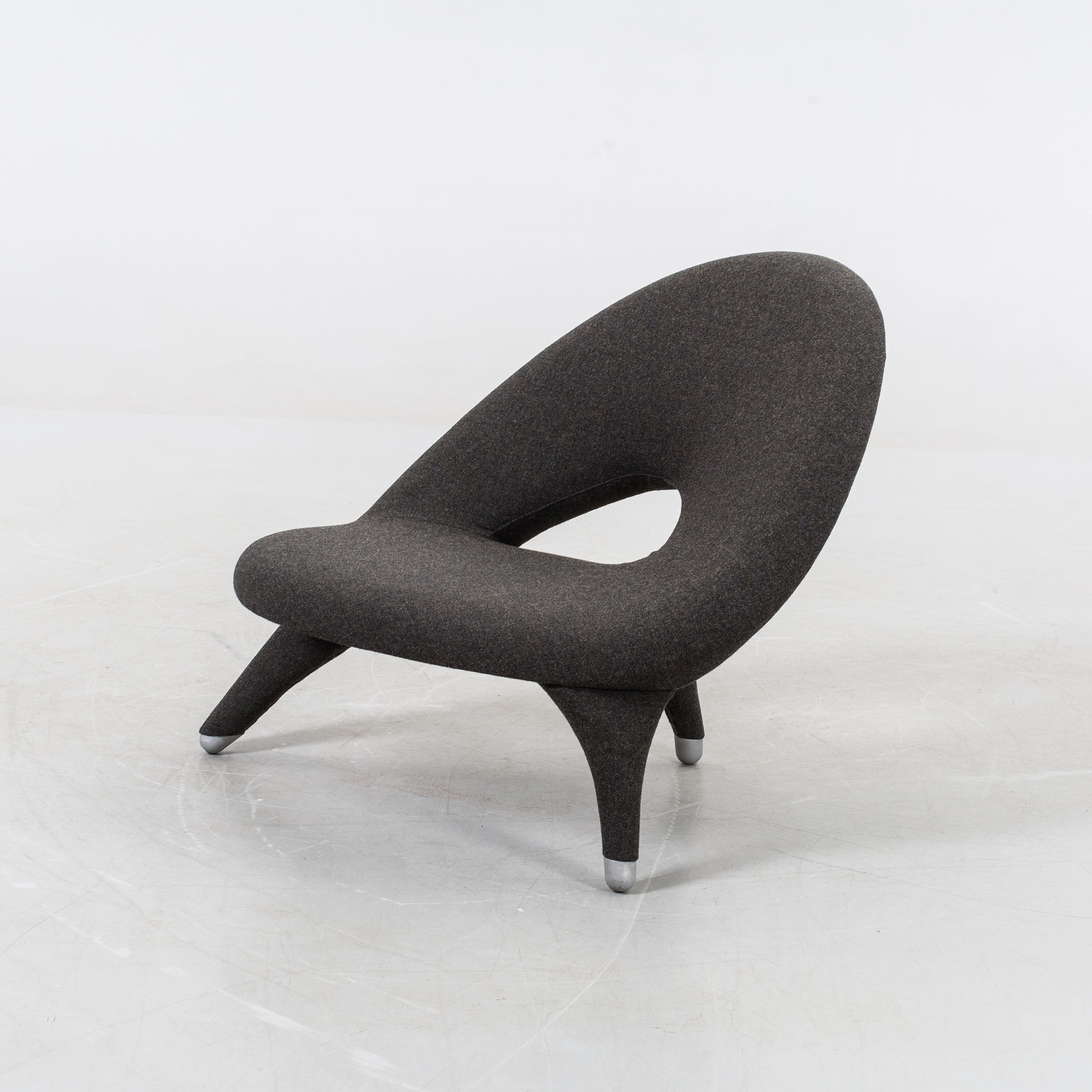 设计简约创意异形玻璃钢阿拉贝斯三角椅别墅艺术蜗牛休闲椅