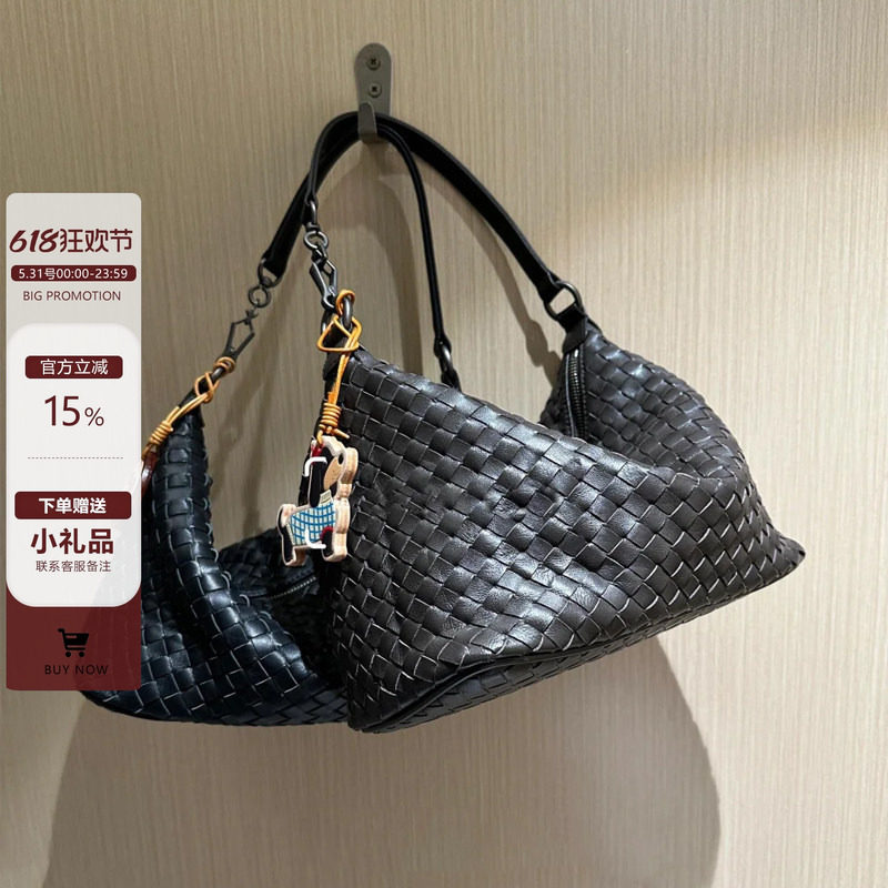 真皮手工编织包女遛狗包百搭腋下包高级感2026春夏单肩斜挎饭盒包