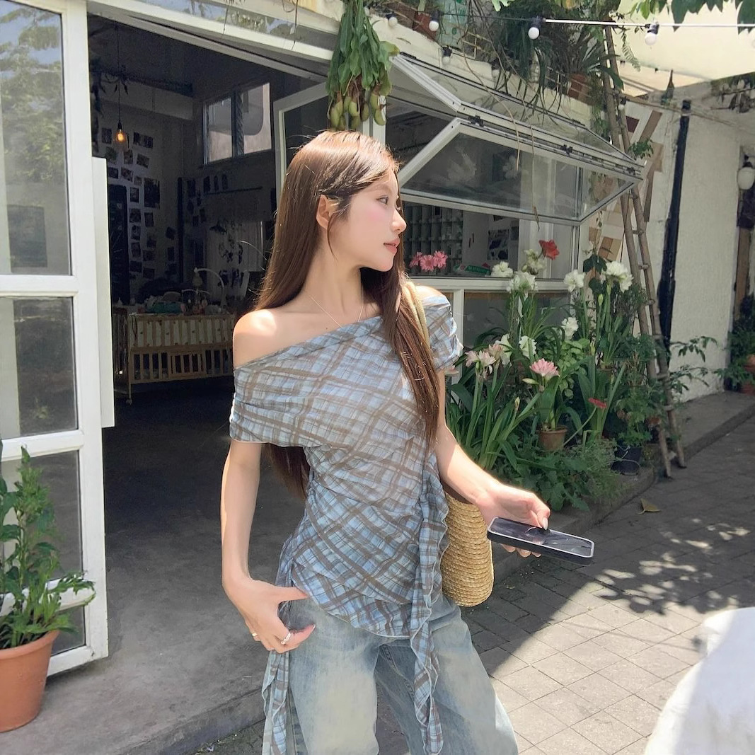 浅蓝色格纹短袖女t恤夏季不规则内搭打底衫in薄款一字肩修身上衣