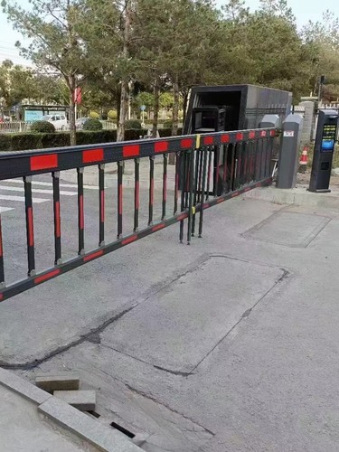 小区智能收费管理直杆道闸升降起落道闸栅栏式停车场无人看守收u.