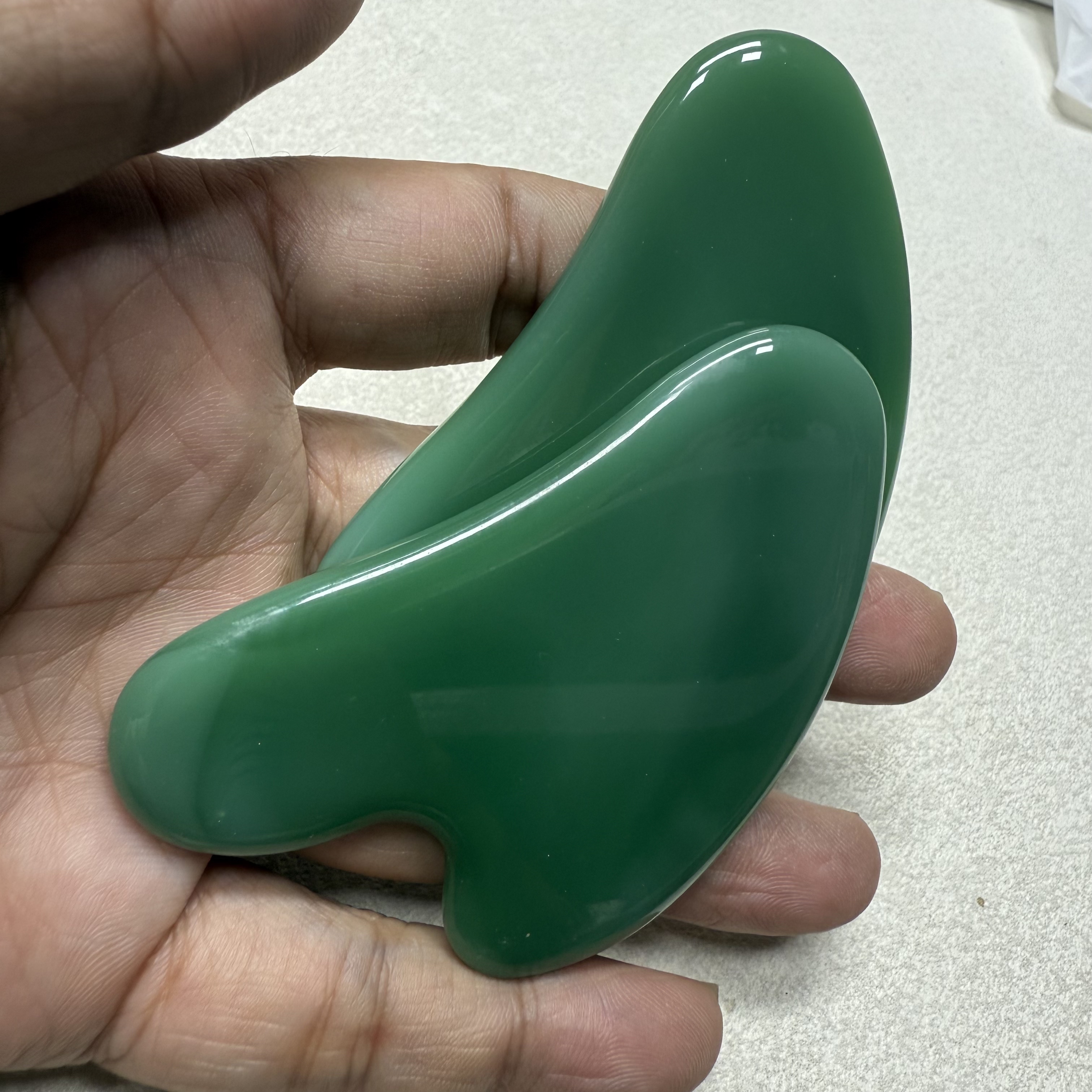 工厂玉石刮痧板刮痧片面部器经络滚轮爱心非树脂按摩器